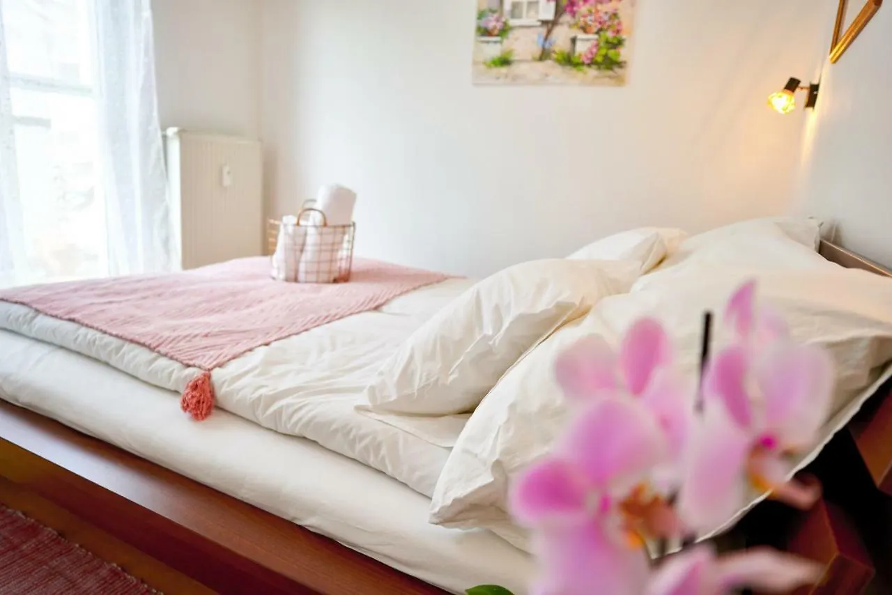 Vienna Time Apartment Naschmarkt Area 0*,  Austria